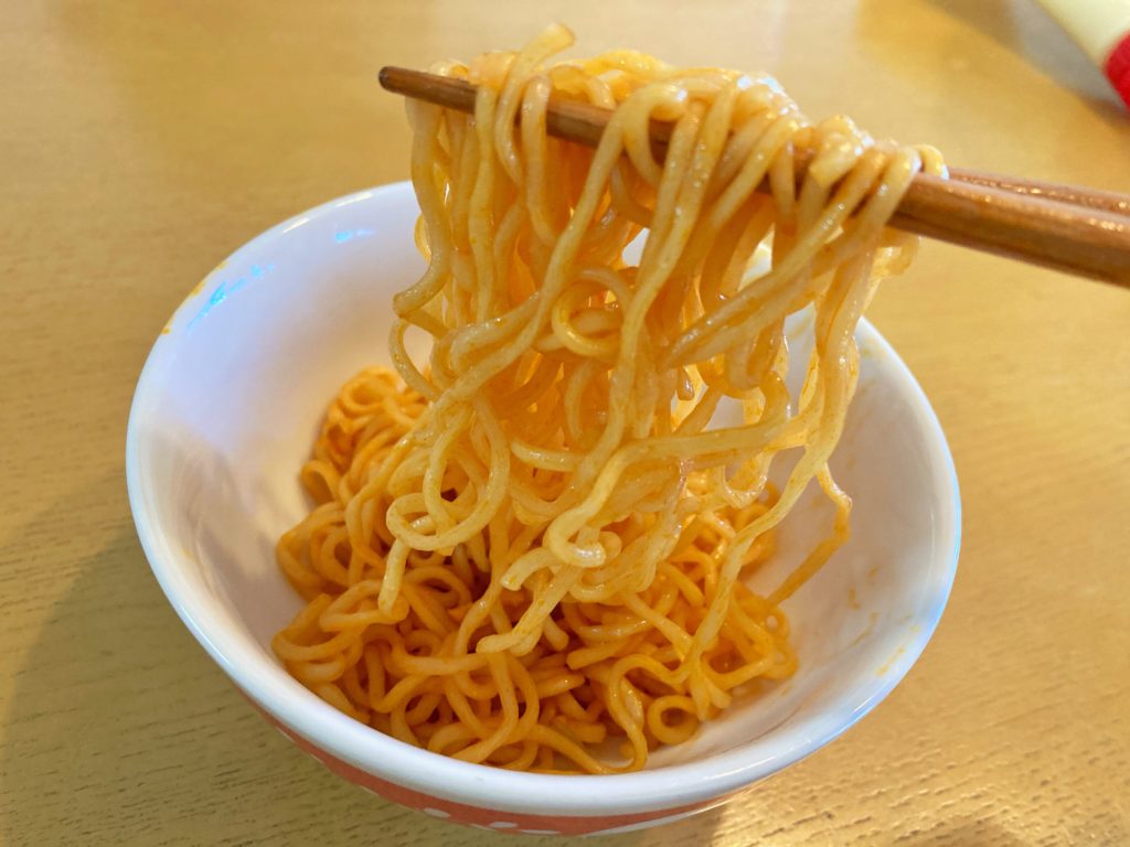 ペヤング超超超大盛りGIGA MAX納豆キムチ味